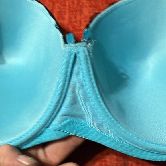 Bright blue and black fits like a 38D not sure of the brand. NEW WITHOUT TAGS - Picture 4 of 6